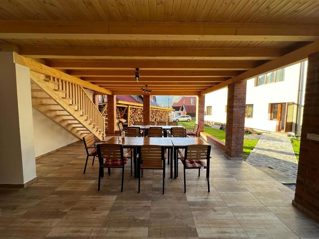Casa Bujor De Munte Dragoslavele Hotell Exteriör bild